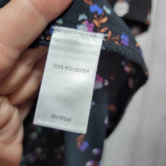 J Jill Wearever Women's Black Floral Accordian Pleated Back Shirt Size Large. - Picture 6 of 8